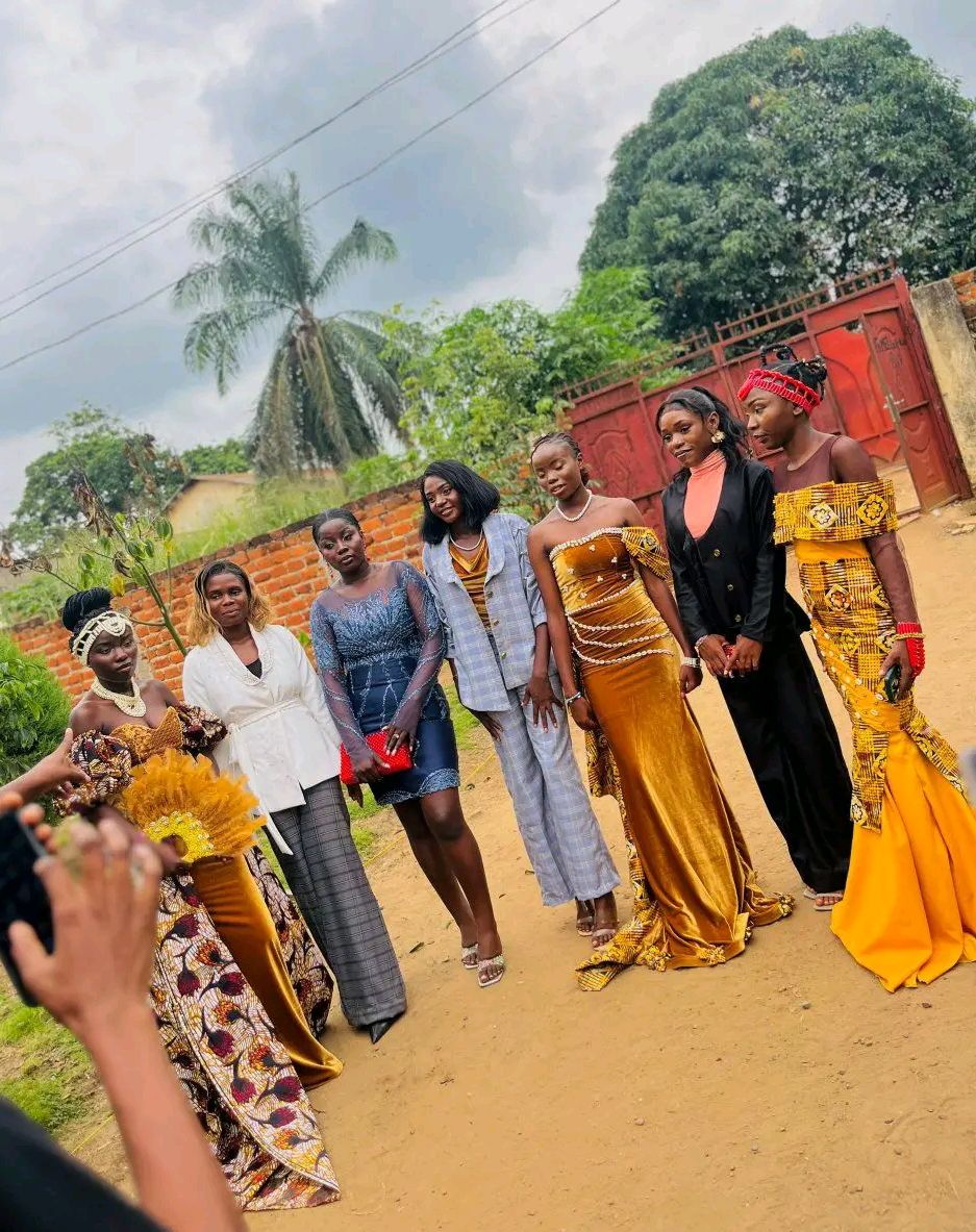 Mode : À l'ISAM Kisantu, Zéphyrine Luzolo sublime l'héritage congolais